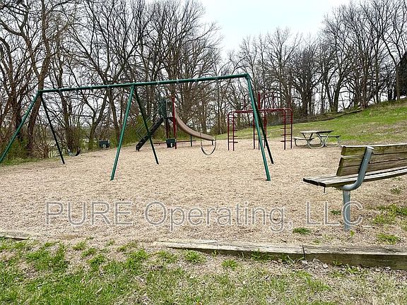5th image of 301 Ebaugh St #12