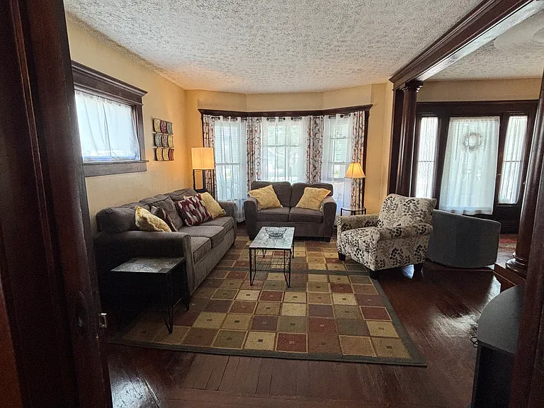 111 Highland Blvd — Photo 3
