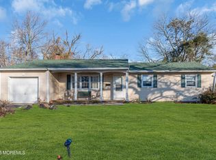 7 Whale Pond Rd, Oakhurst, NJ 07755
