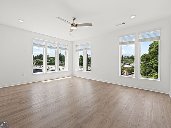 5th image of 371 Grant Cir #1844
