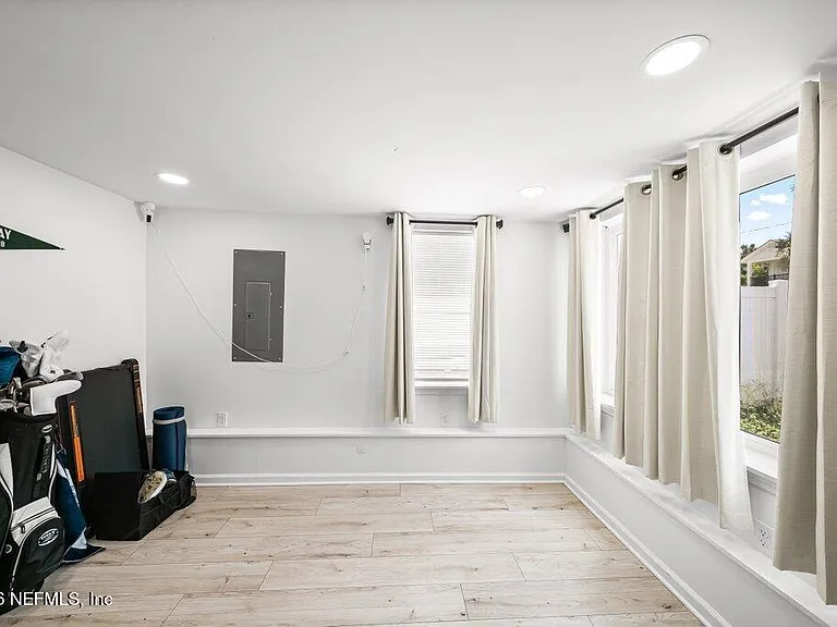 457 7th Ave S — Photo 14