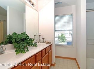 623 W Kristina Ln, Round Lake, IL 60073