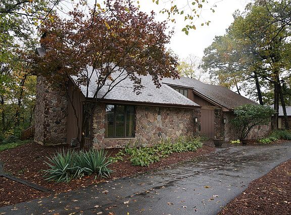 2nd image of 15958 S Oak Valley Trl