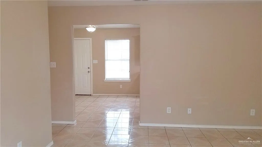2 bed, 2.0 bath, 1092 sqft, $950 — Photo 4