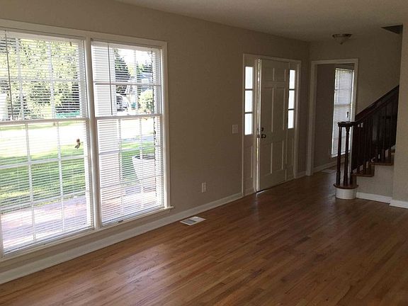 2nd image of 1438 N Hicks Cir NW