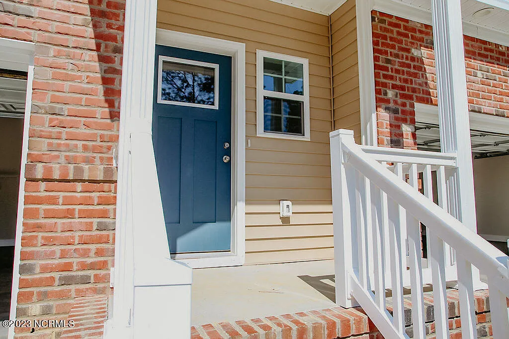 3 bed, 2.5 bath, 1691 sqft, $1,975 — Photo 4