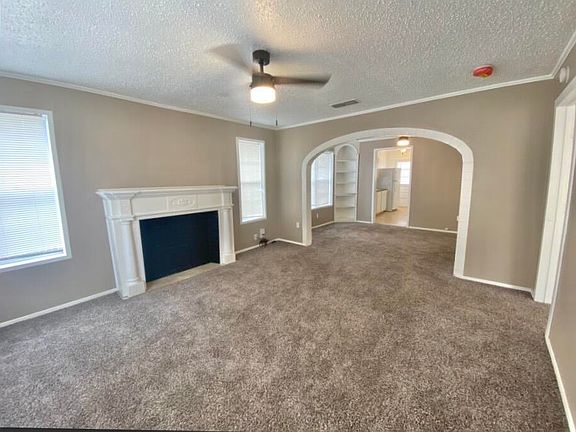 2nd image of 2114 27th St