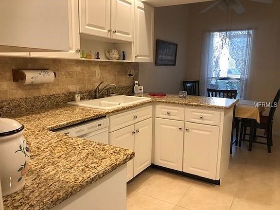 5th image of 407 Howard Ave APT C