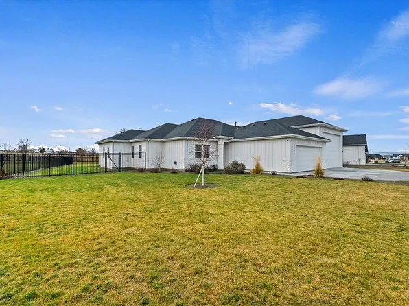 7141 E Merlin Hawk Ct, Nampa, ID 83686