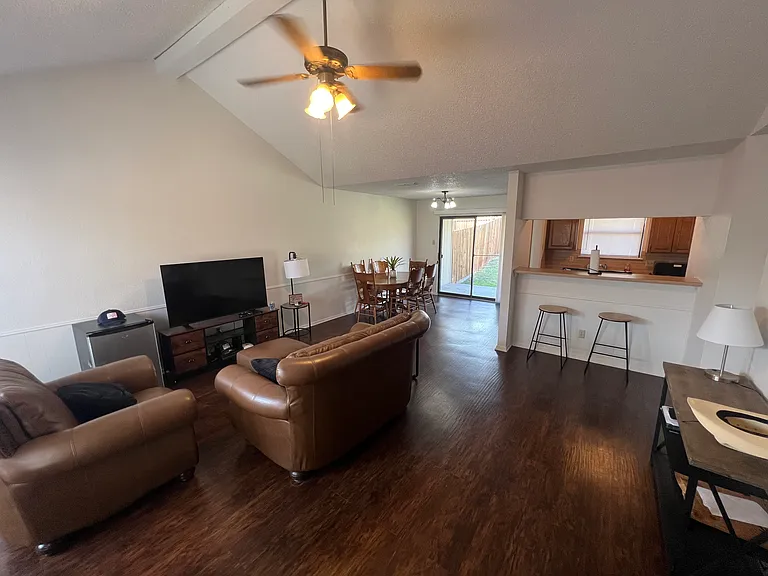 1714B Iris Cir #B — Photo 8