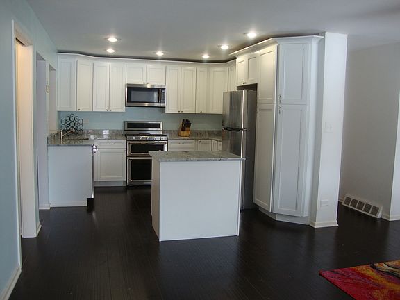 4th image of 1226 S Oak St
