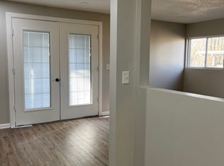8327 Grandview Ln #A, Overland Park, KS 66212