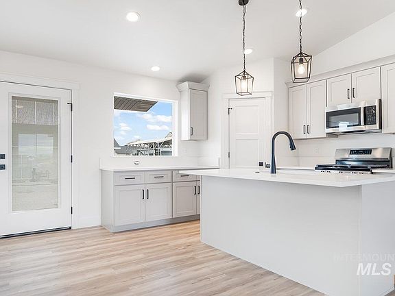 4th image of 925 E 23rd Avenue Block Lot 14-4