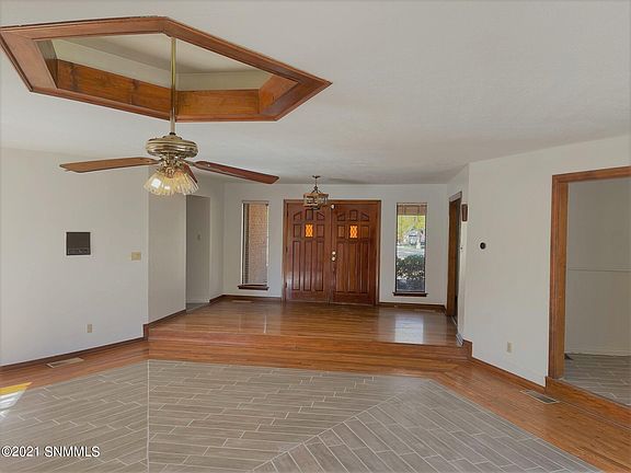 3rd image of 164 Los Nogales Dr
