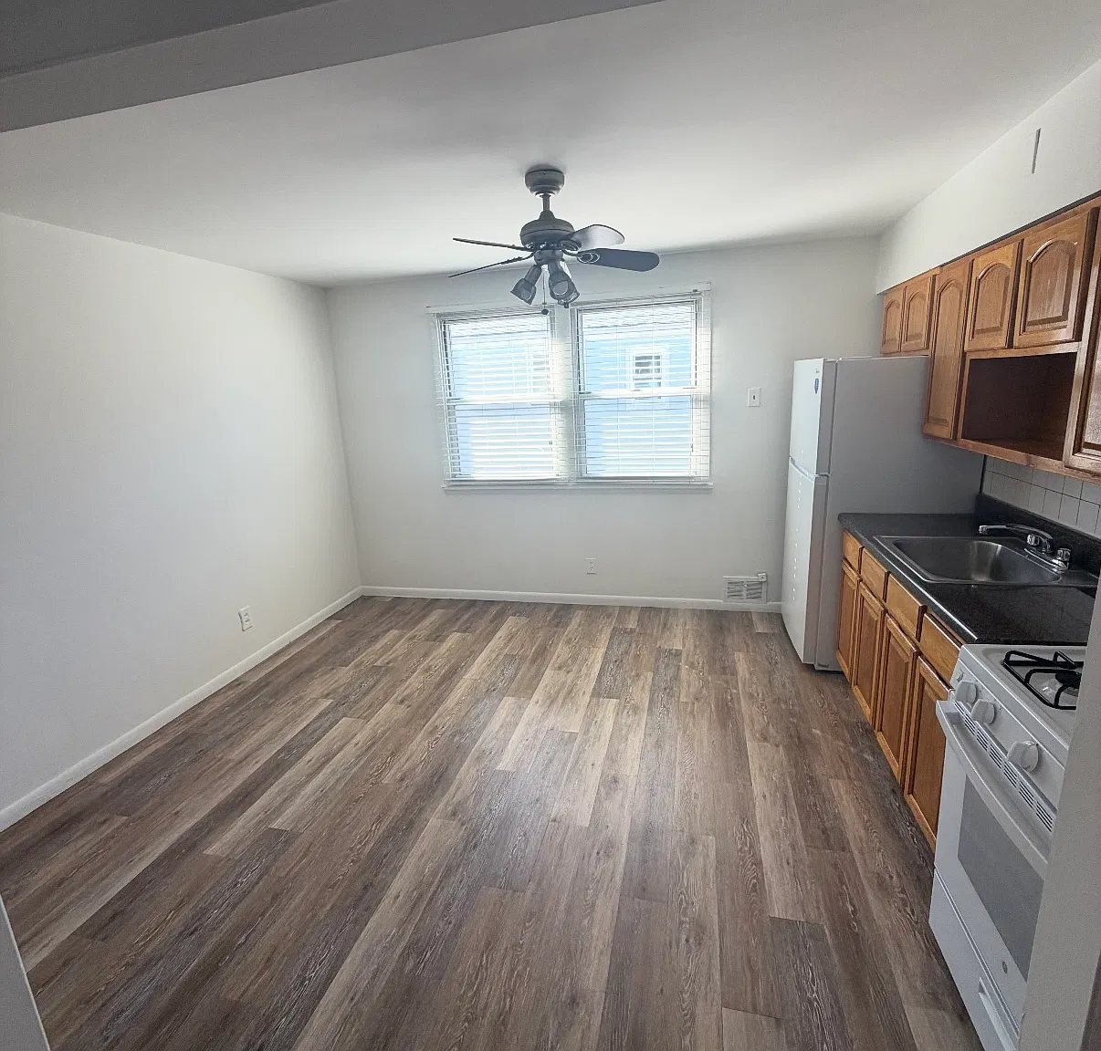 1 bed, 710 sqft, $2,300 — Photo 2