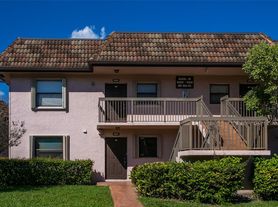 10557 NW 10th St, Hollywood, FL