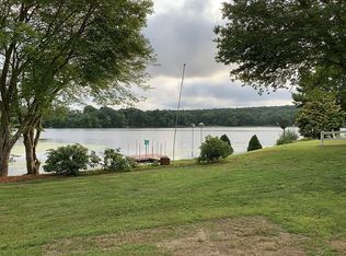 72 Lakeview Dr, Preston, CT 06365