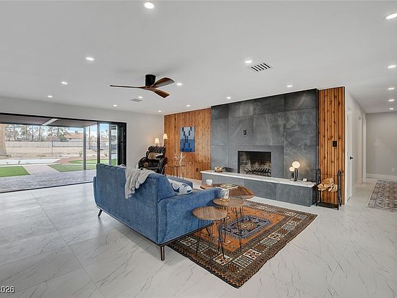 3rd image of 723 Spanish Dr