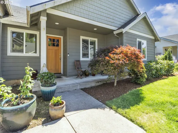 327 NW Pacific Hills Dr, Willamina, OR 97396