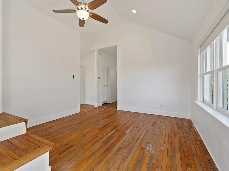 1612 The High Rd — Photo 17