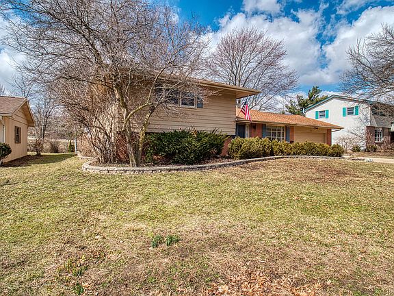 2nd image of 103 Parkview Dr