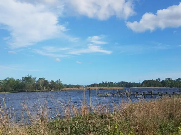 200 Laguna Ln, Jacksonville, NC 28540