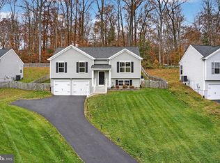 8 Howard Cir, Fredericksburg, VA 22405