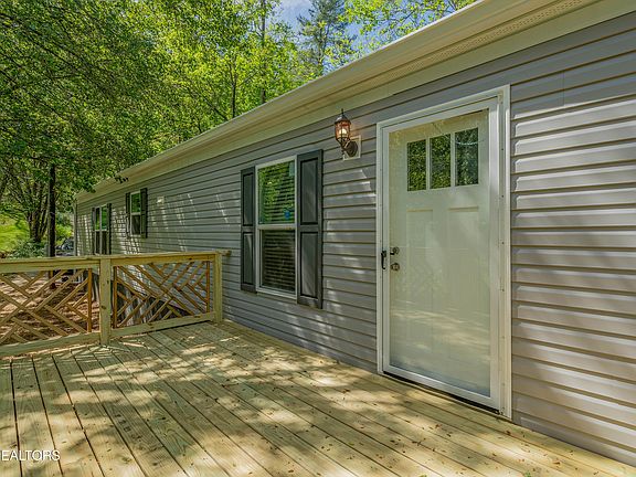 2nd image of 136 Sugar Rd