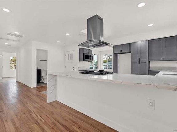 5th image of 3880 Chippewa Ct