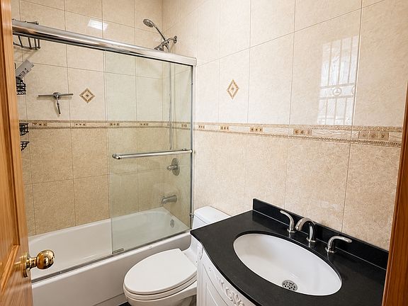 5th image of 4222 Utopia Pkwy #1
