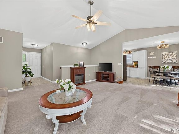 5th image of 144 Hunters Green Ln
