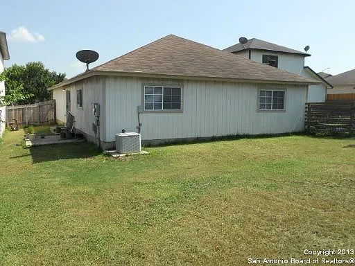 3 bed, 1211 sqft, $1,450 — Photo 3