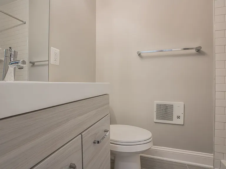 310 E Lanvale St — Photo 2