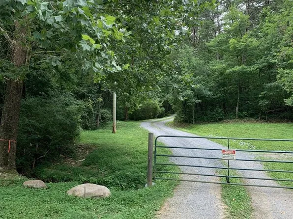 3107 Mutton Hollow Rd, Kodak, TN 37764
