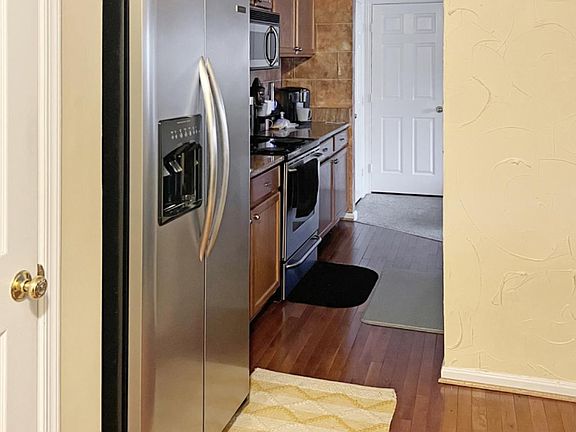 2nd image of 9716 Lake Pointe Ct APT 202