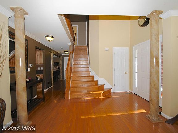3rd image of 1127 Ramblewood Dr