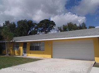 185 NW Saint James Dr, Port Saint Lucie, FL 34983