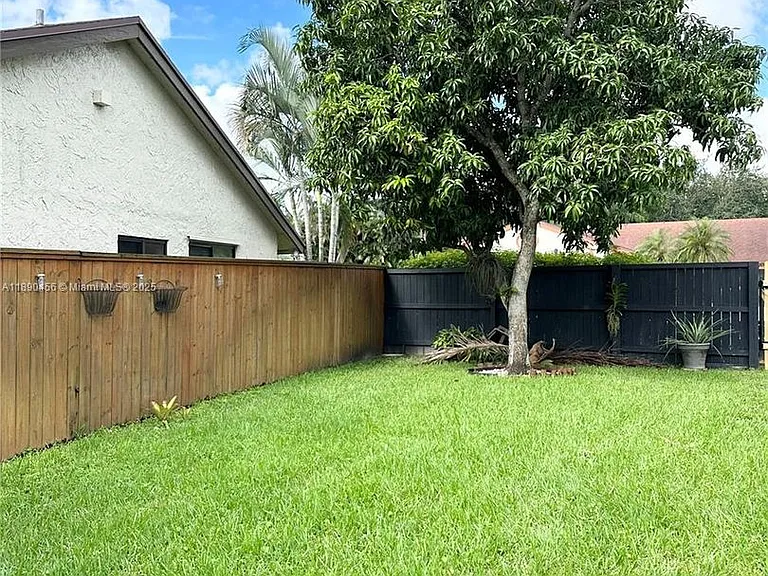 960 Bayberry Point Dr — Photo 23