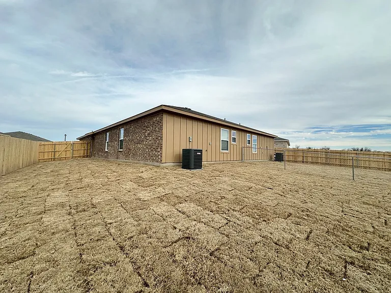 234B Dolphin Dr — Photo 33