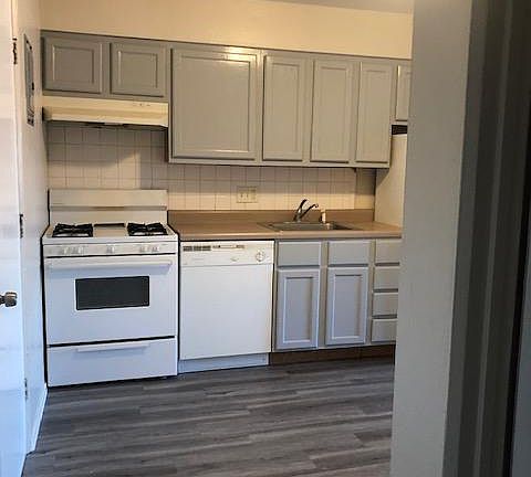 4th image of 3277 Jamieson Ave APT D
