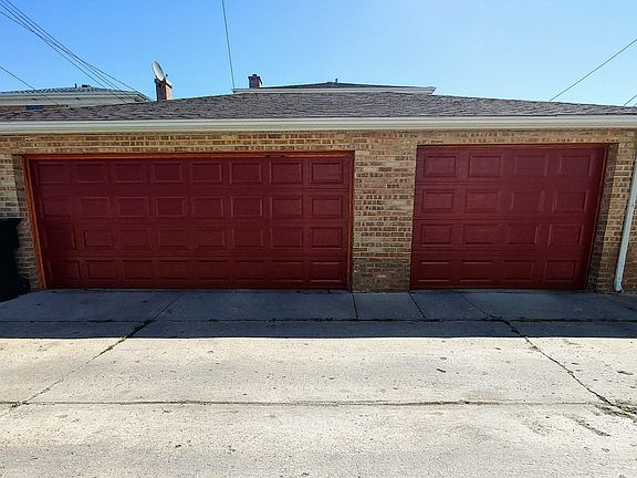 4th image of 2652 N Moody Ave