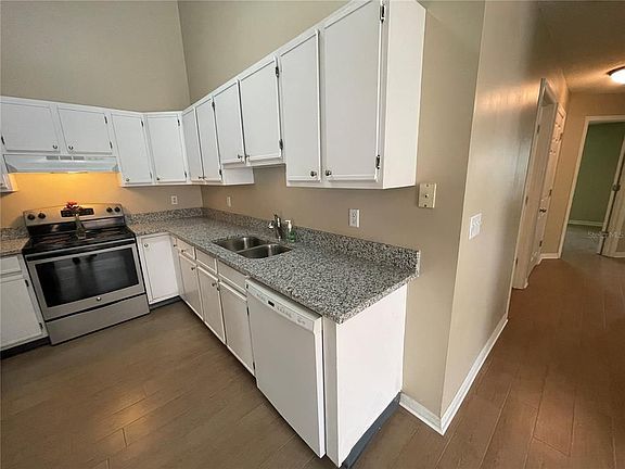 4th image of 43 Prosperity Ln #B