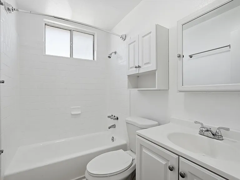 Sunrise Manor — Photo 12