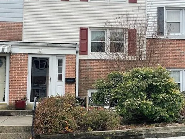 16 Hilbert Ct, Reading, PA 19606