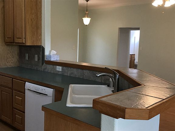 5th image of 125 Pinehurst St