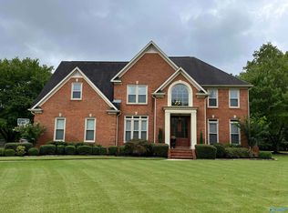 3508 Shady Oaks Ct SW, Decatur, AL 35603