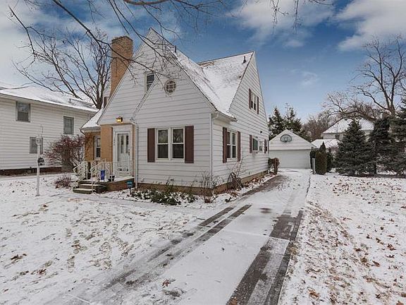 2nd image of 1844 N Adams St