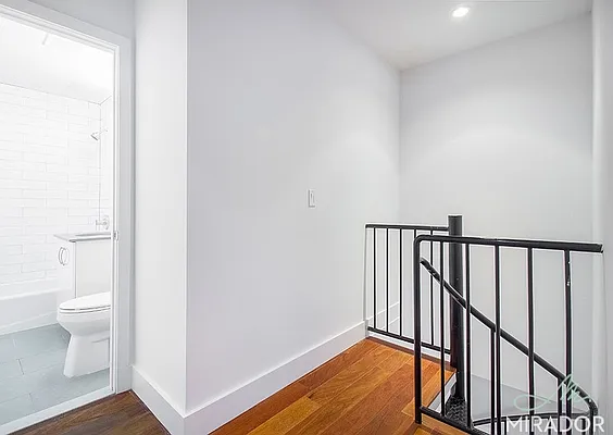 Rented by Mirador Real Estate | media 21