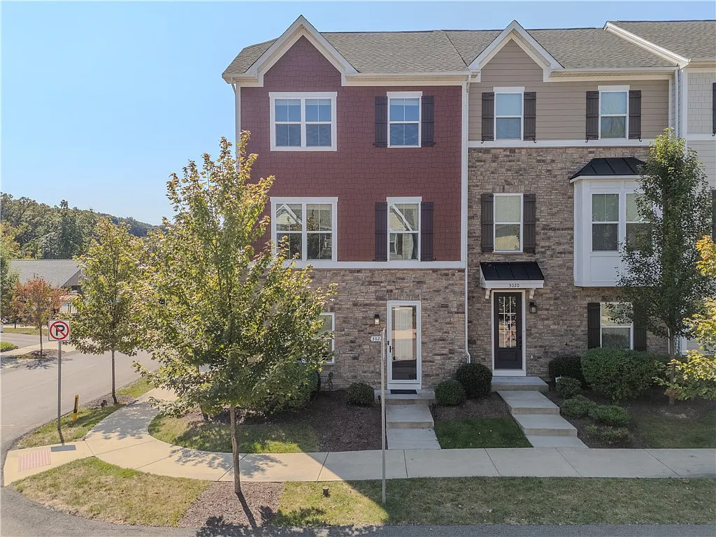 3 bed, 3.5 bath, 2232 sqft, $3,250 — Photo 1