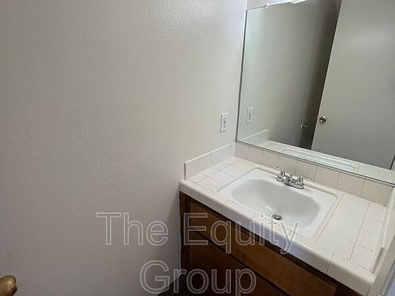 5th image of 859 W Mulberry Ave APT 4